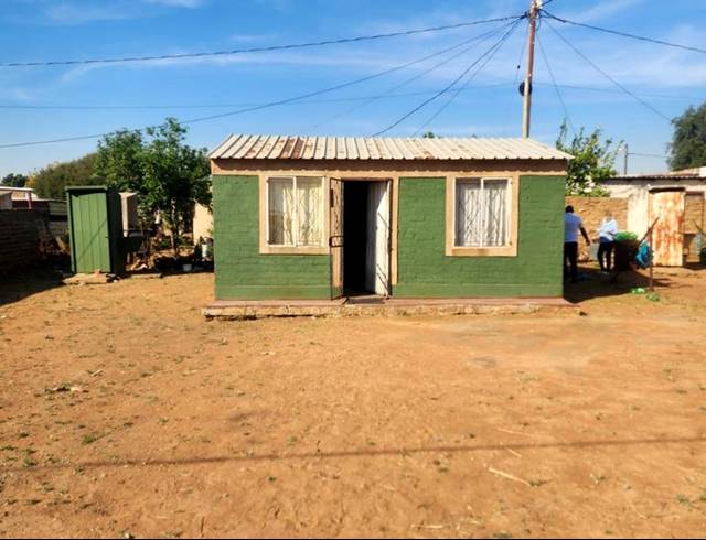 2 BEDROOM HOUSE FOR SALE IN TEMBA UNIT 7